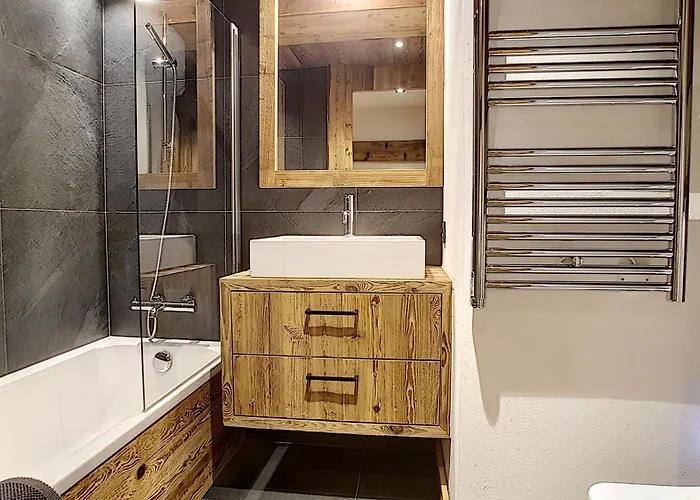 Primeveres 1 - Jaillet - Proche Centre - *